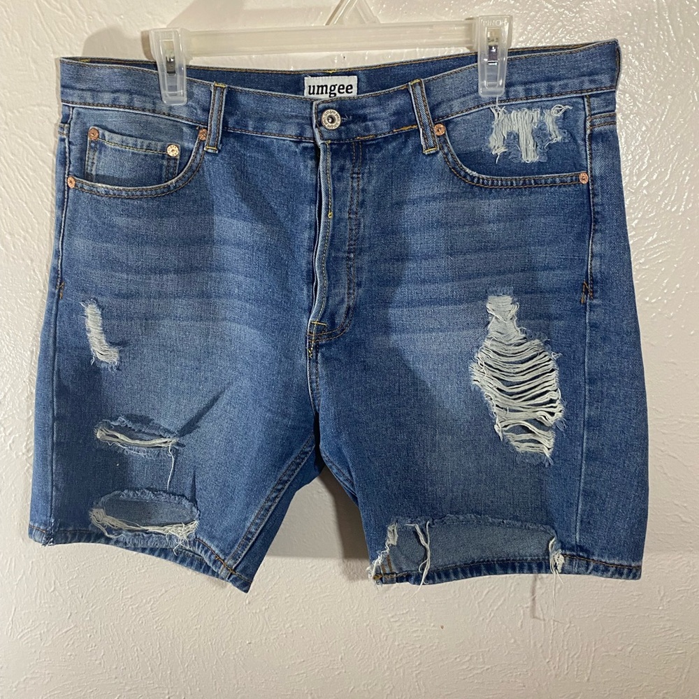 Umgee Women's Distressed Denim Jean Shorts in Medium Blue
